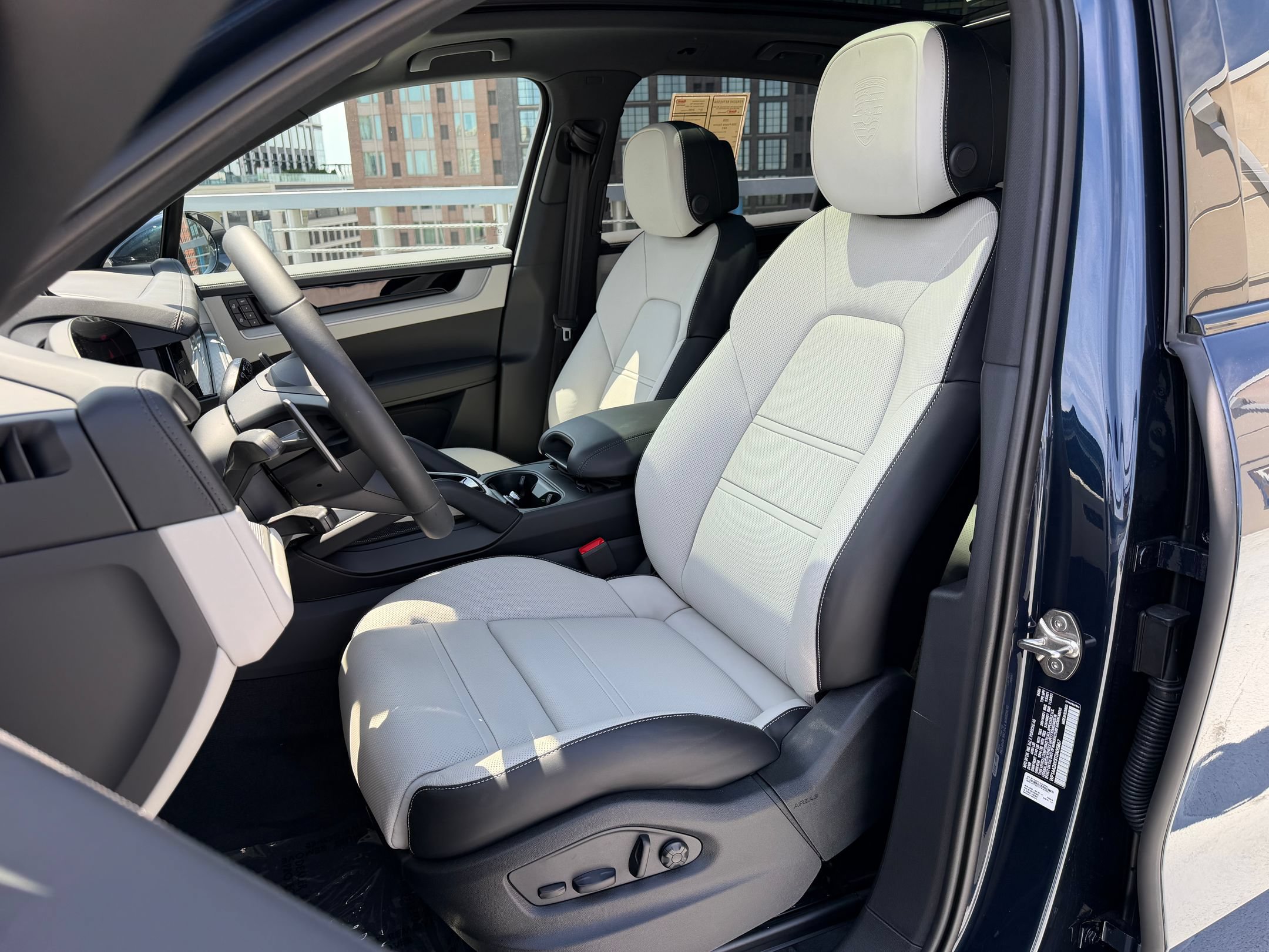 Certified 2026 Porsche Cayenne AWD/4WD image 5