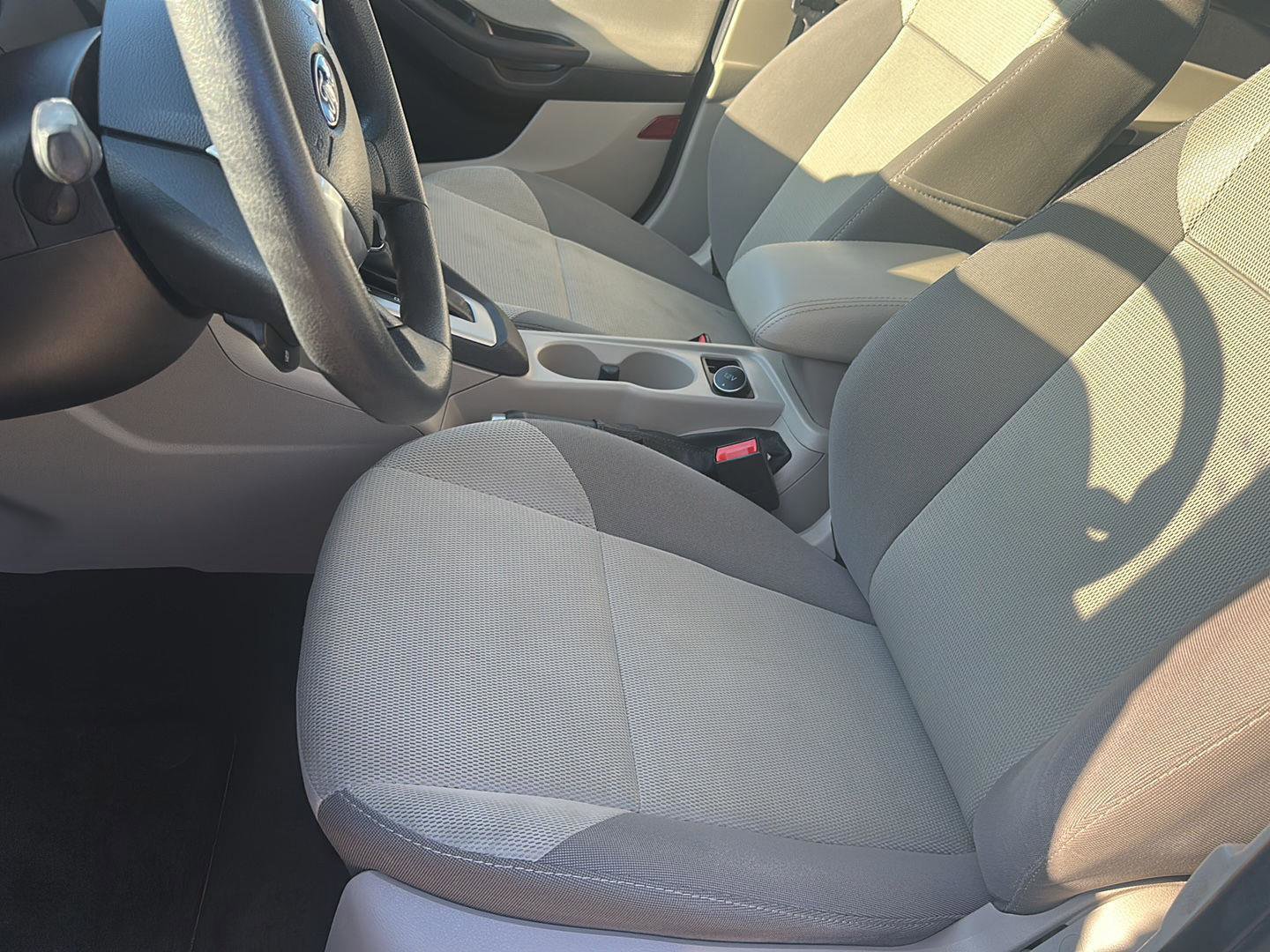 Used 2014 Ford Focus SE FWD image 11