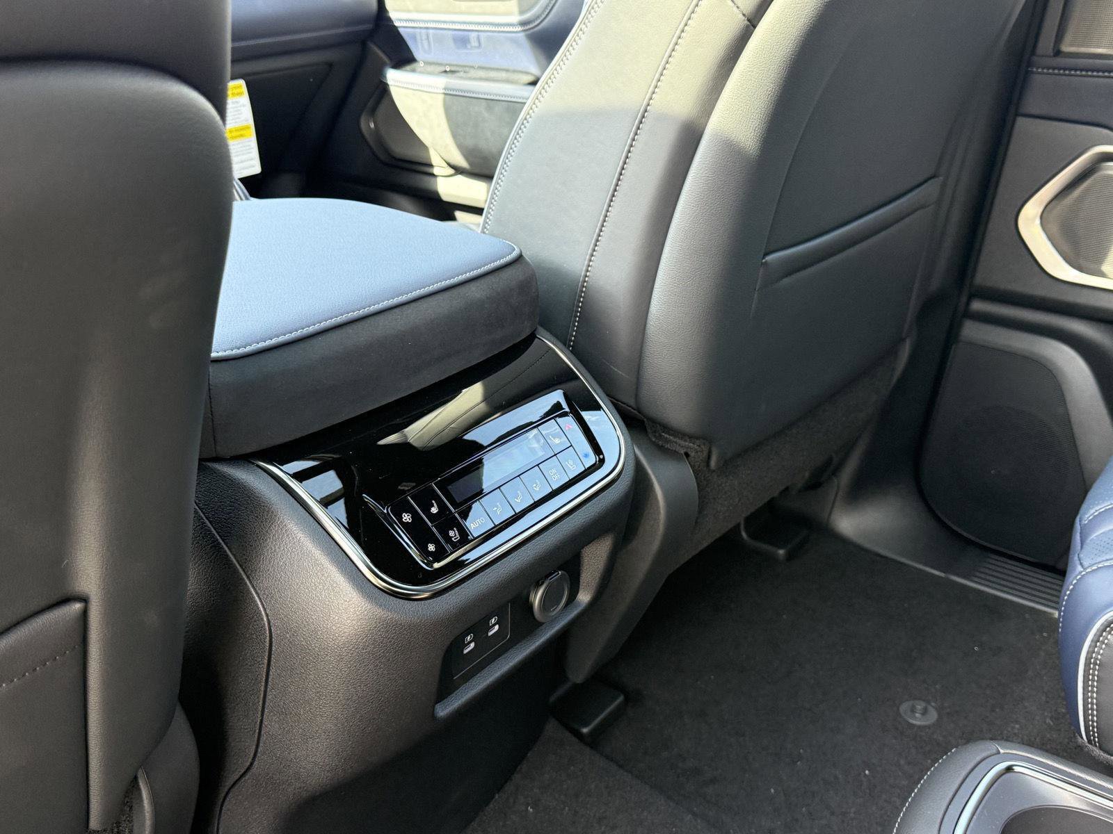New 2026 INFINITI QX80 4WD w/ Sport Exterior Package image 22