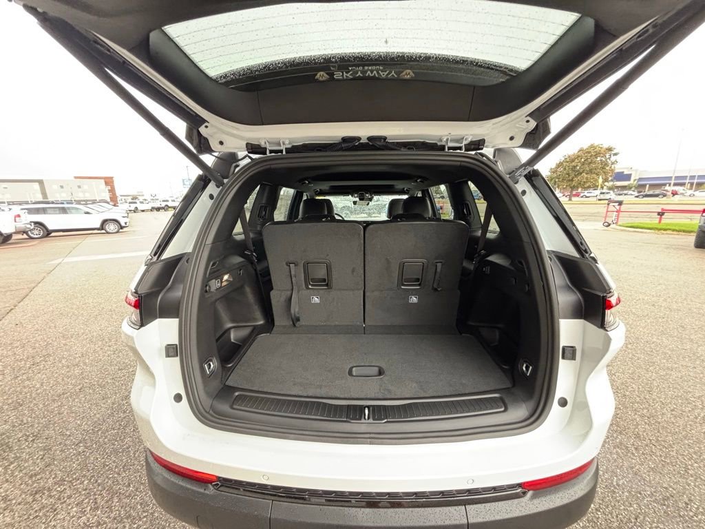 New 2025 Jeep Grand Cherokee L Altitude image 7