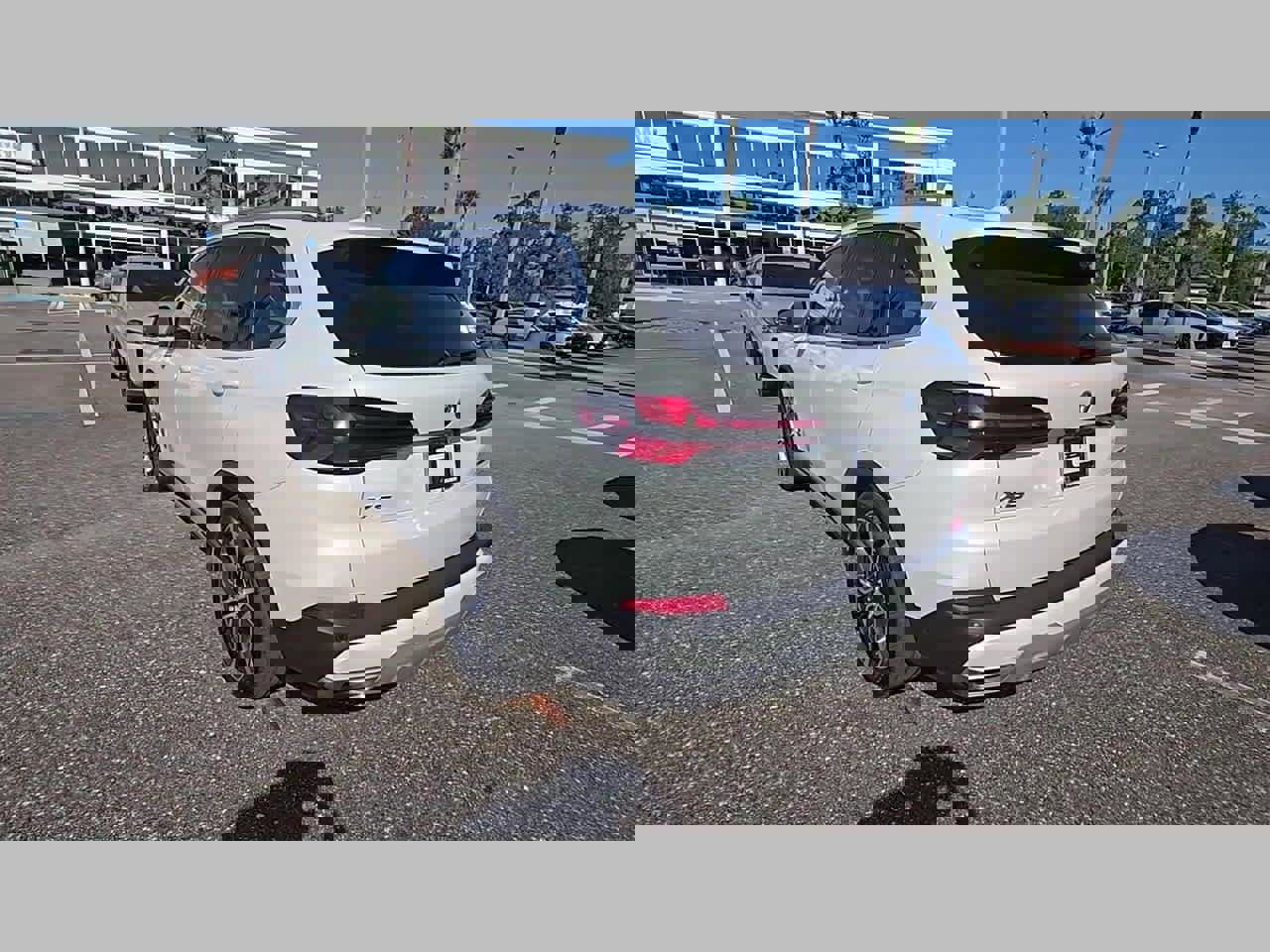 Certified 2025 BMW X5 xDrive50e w/ Premium Package image 24