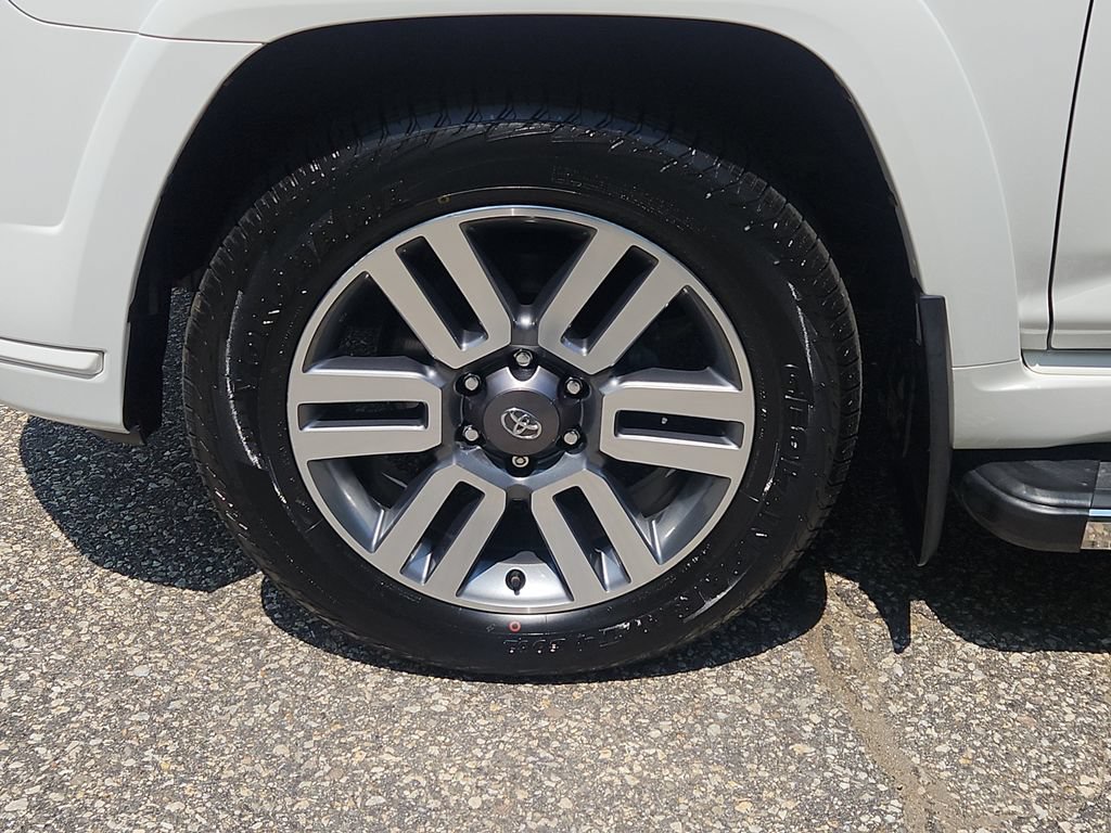 Used 2022 Toyota 4Runner TRD Sport AWD/4WD image 7