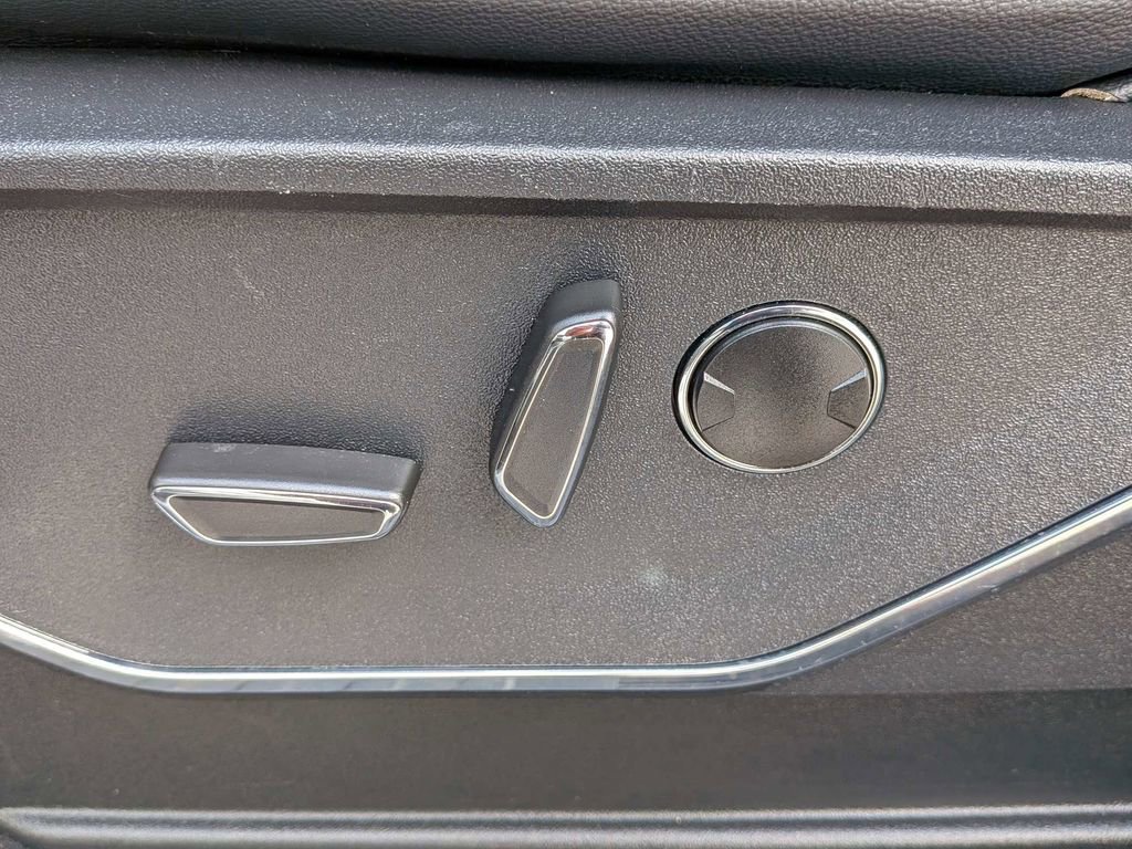 Used 2023 Ford F150 Lariat w/ Equipment Group 502A High image 19