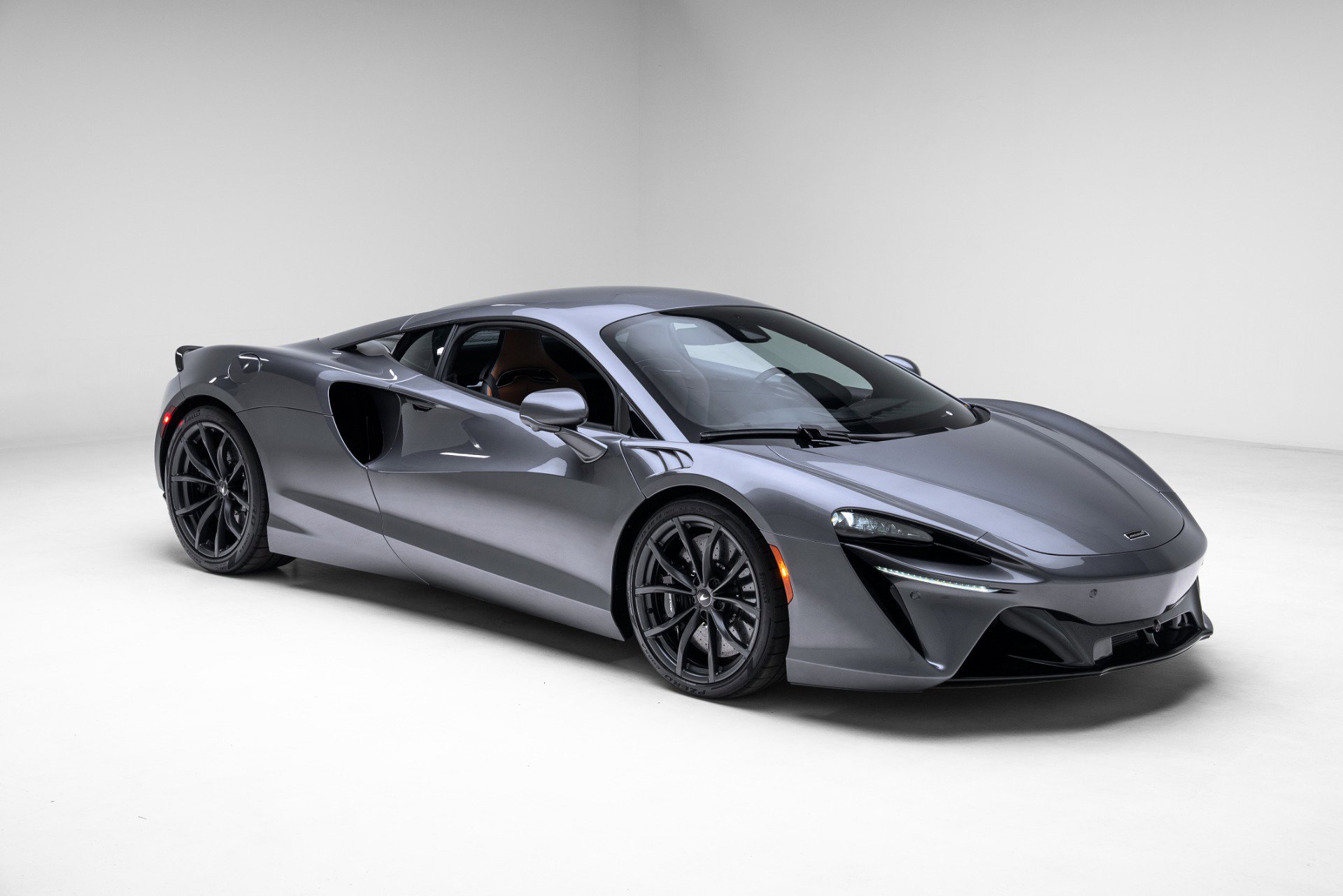 Used 2023 McLaren Artura image 15