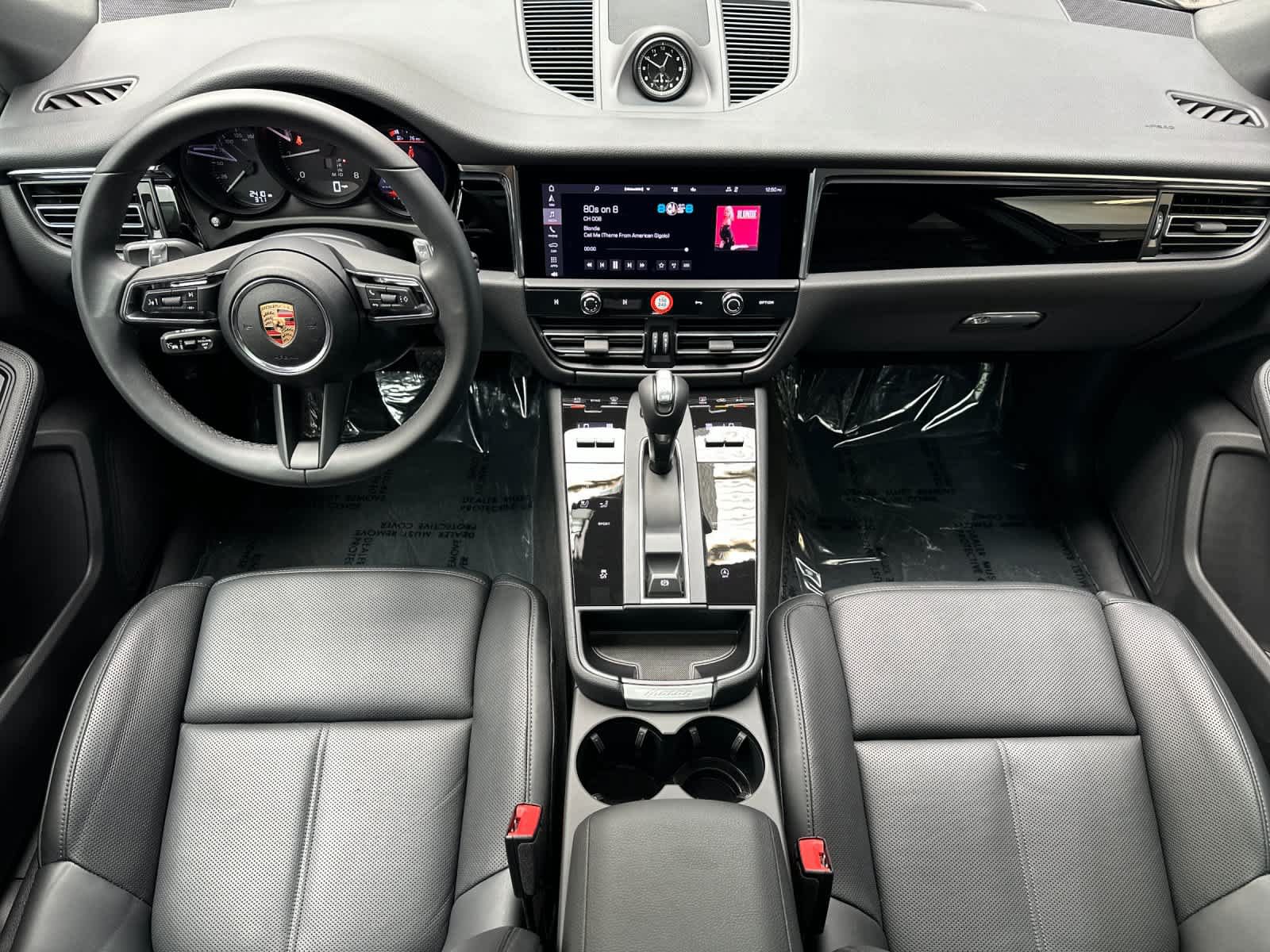Certified 2025 Porsche Macan AWD/4WD image 6