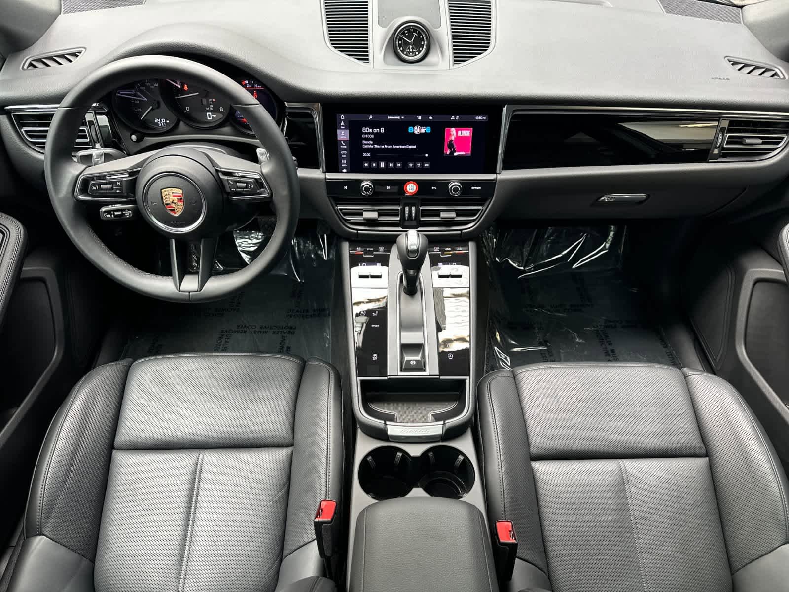 Certified 2025 Porsche Macan AWD/4WD image 6