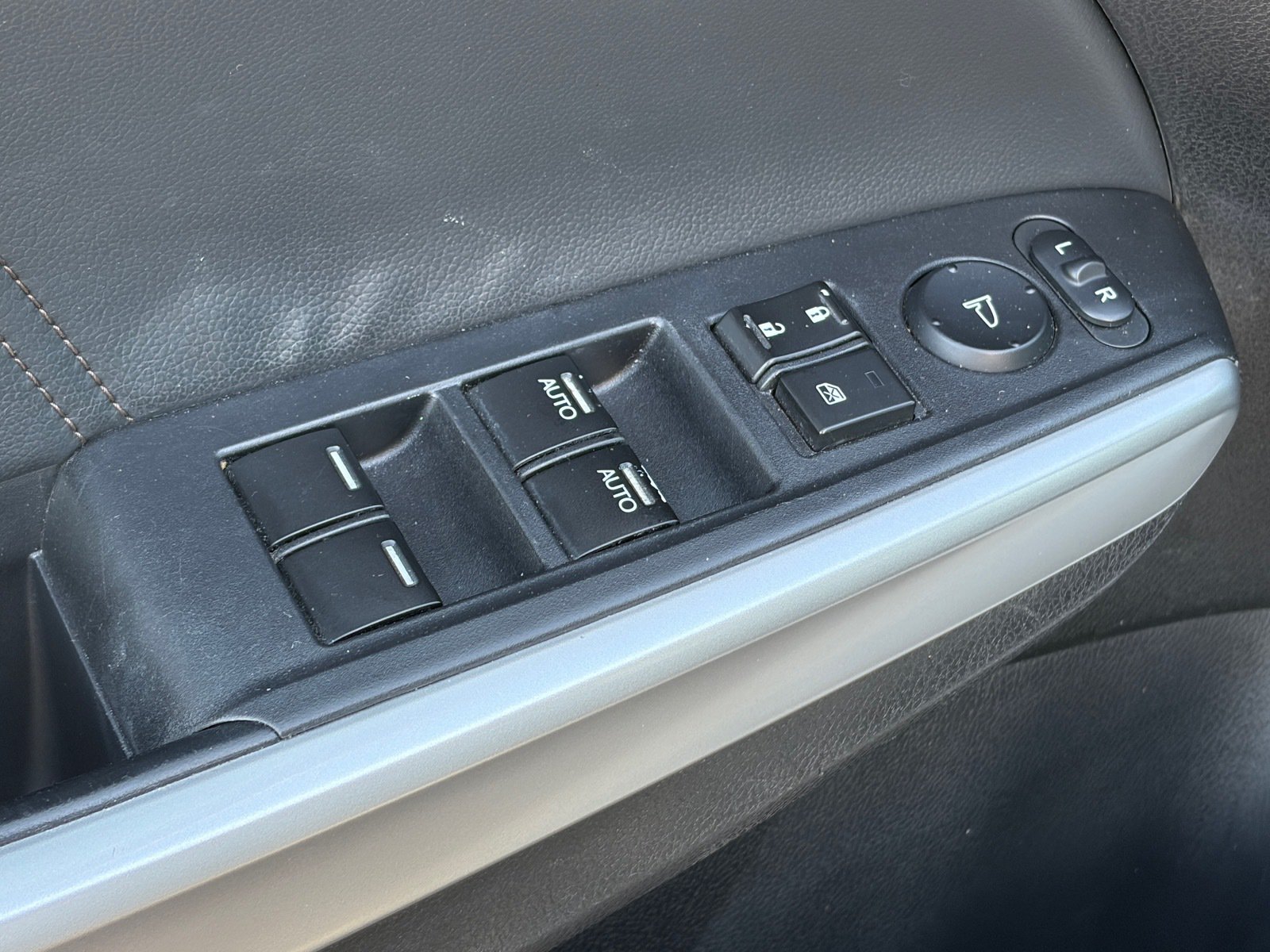 Used 2015 Honda Crosstour EX-L image 17