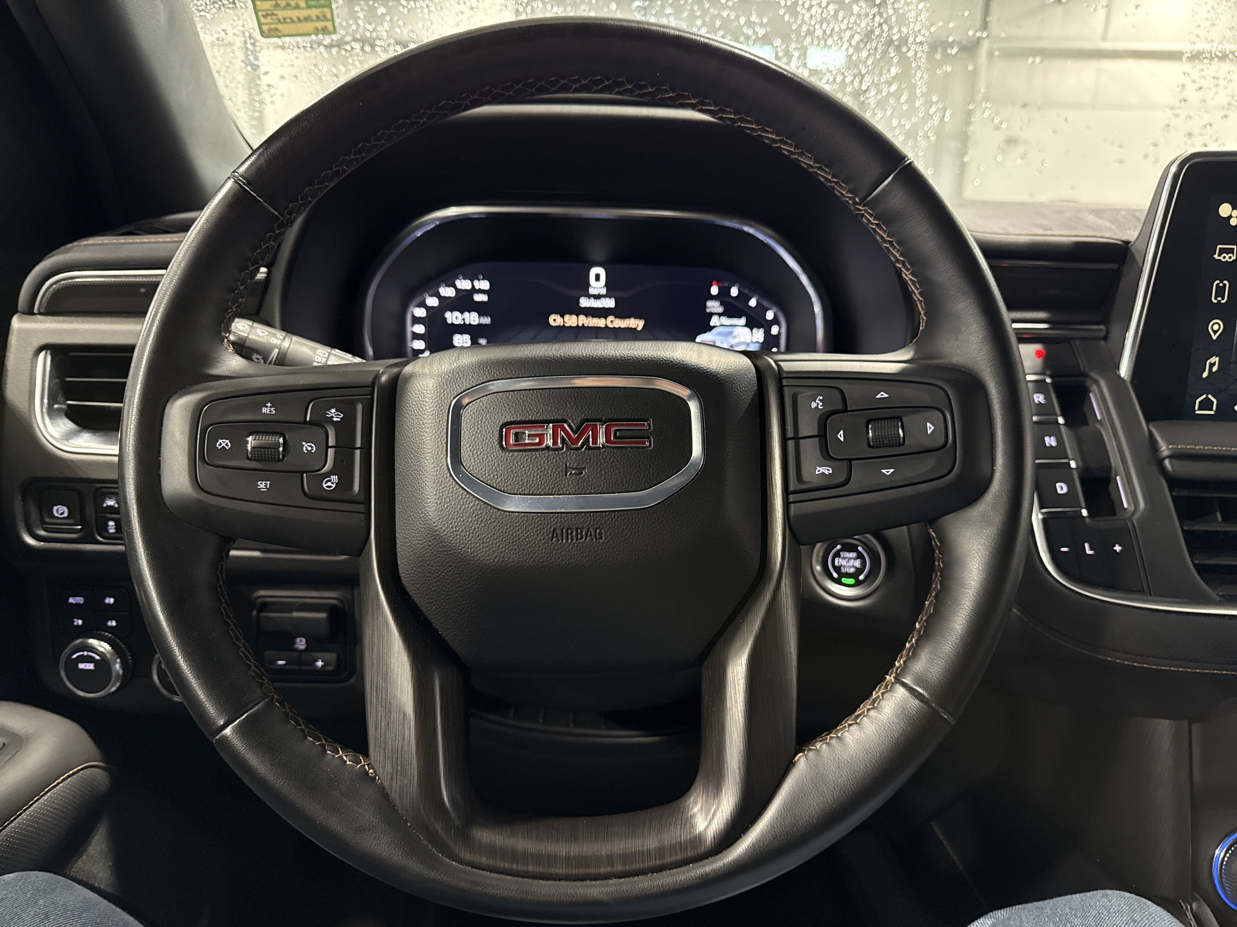 Used 2024 GMC Yukon AT4 w/ Technology Package AWD/4WD image 10