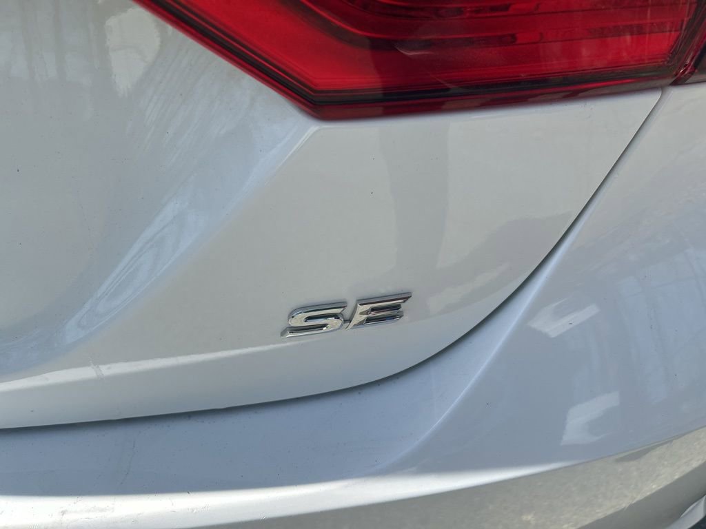 Used 2024 Toyota Camry SE FWD image 10