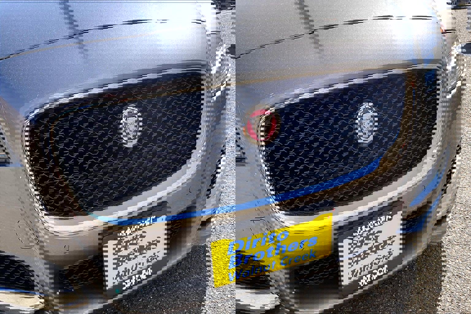 Used 2017 Jaguar XF Prestige image 30