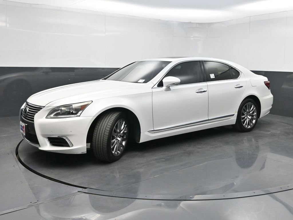 Used 2016 Lexus LS 460 w/ Comfort Package image 24
