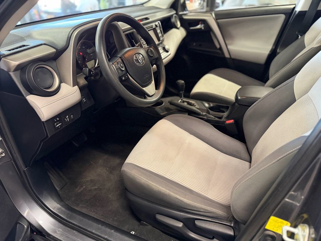 Used 2015 Toyota RAV4 XLE image 16