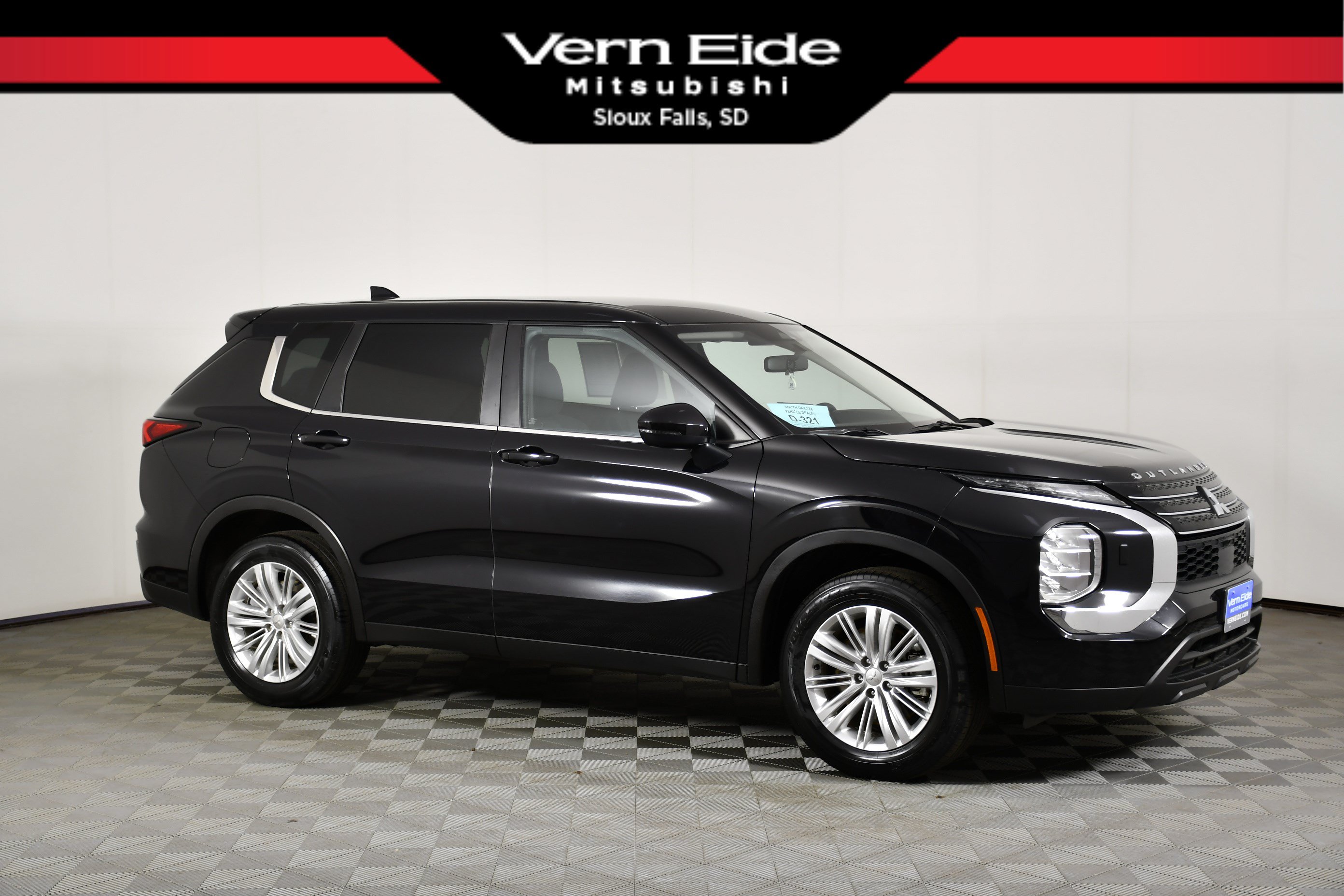 Used 2024 Mitsubishi Outlander ES