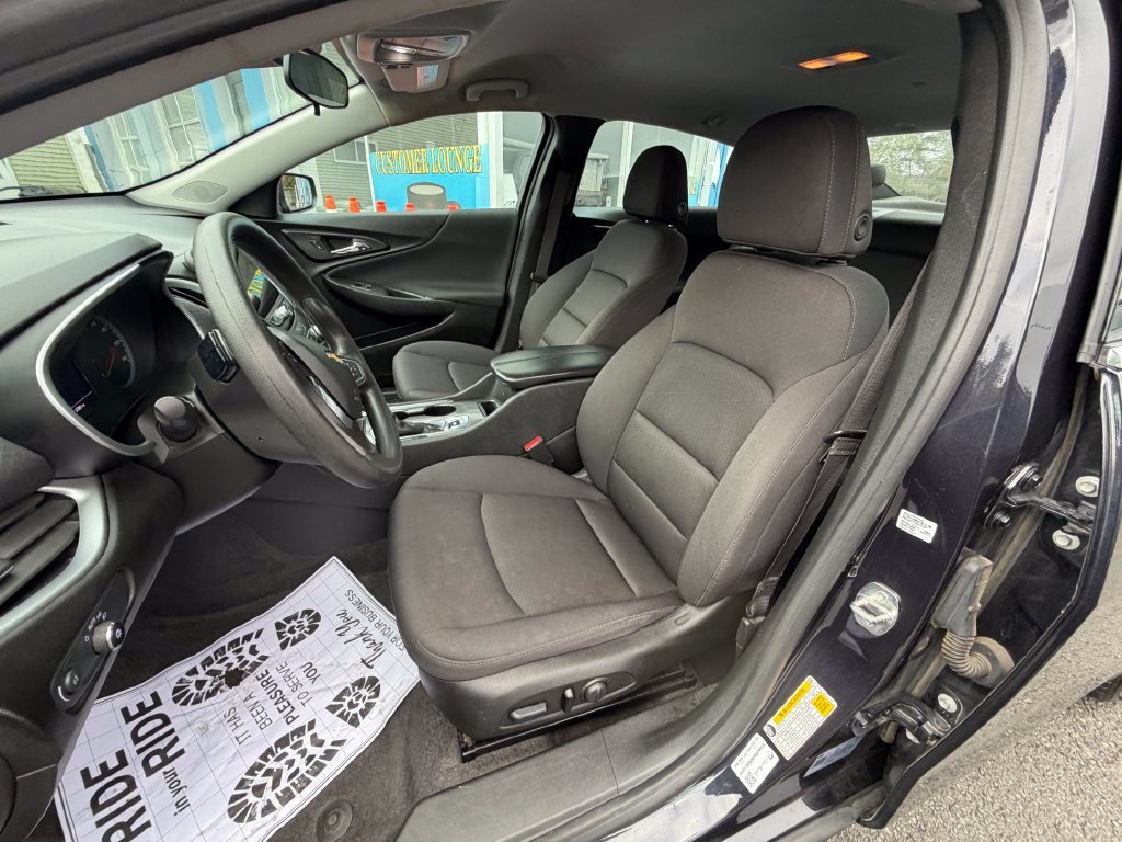 Used 2023 Chevrolet Malibu LT FWD image 9