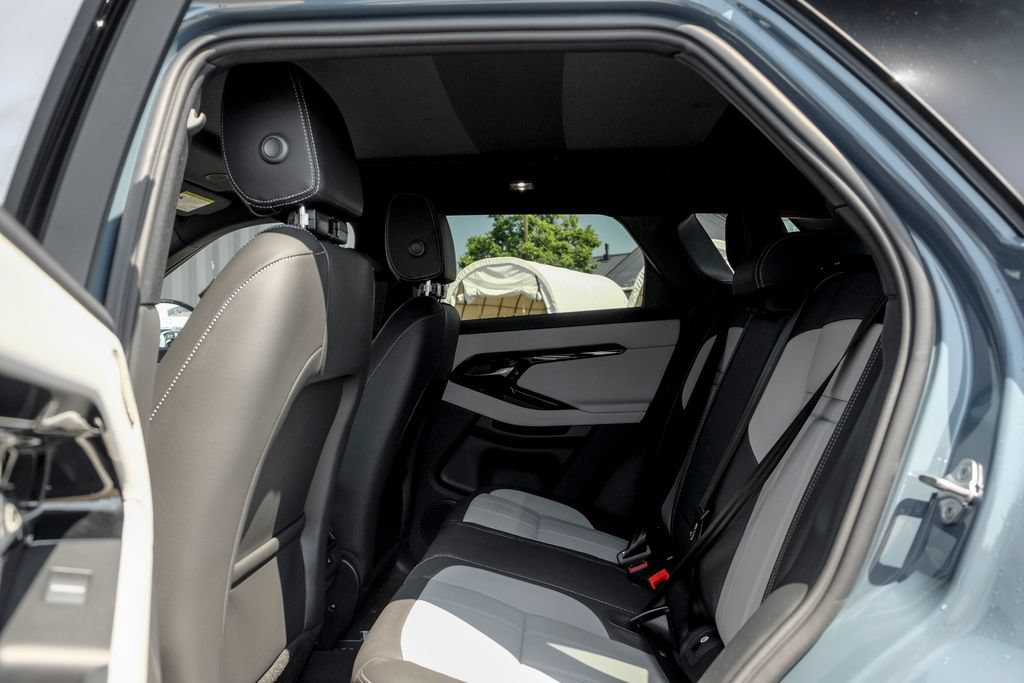 New 2026 Land Rover Range Rover Evoque Hoxton AWD/4WD image 17