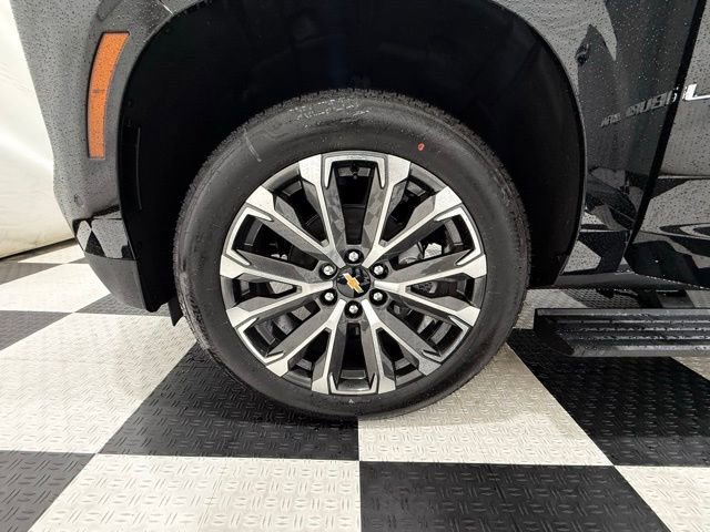 New 2026 Chevrolet Suburban High Country image 12