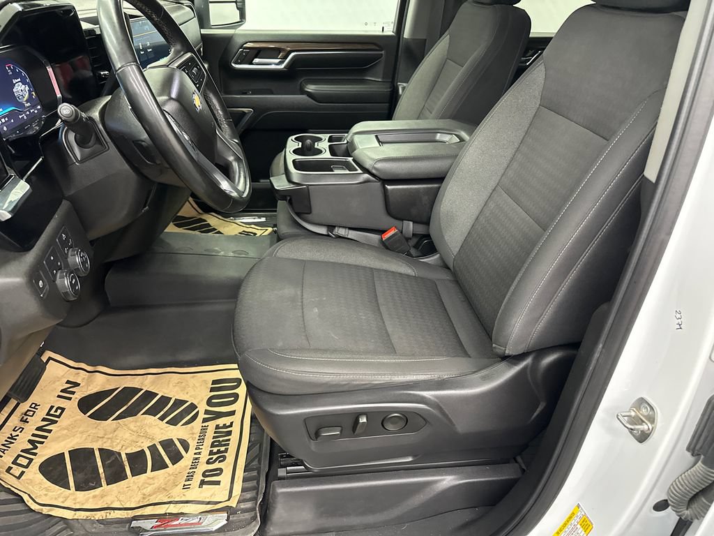 Used 2024 Chevrolet Silverado 2500 LT AWD/4WD image 9