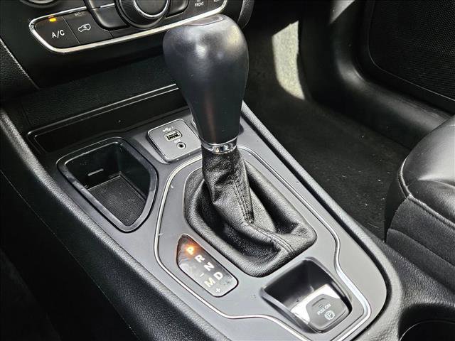 Used 2019 Jeep Cherokee Latitude Plus image 12