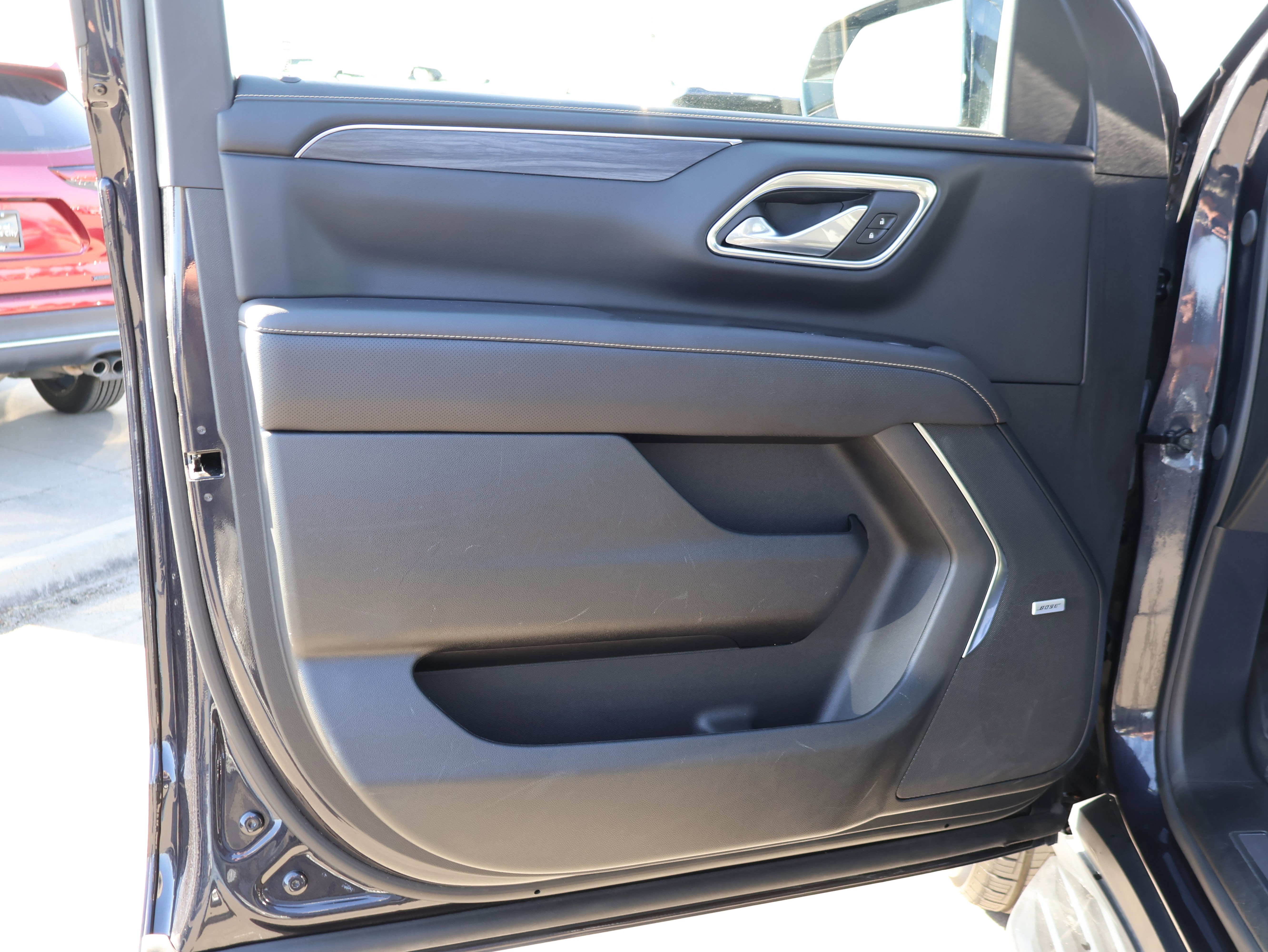 Used 2024 GMC Yukon SLT image 25