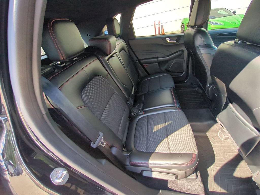 Used 2023 Ford Escape ST-Line w/ Tech Pack #1 FWD image 33