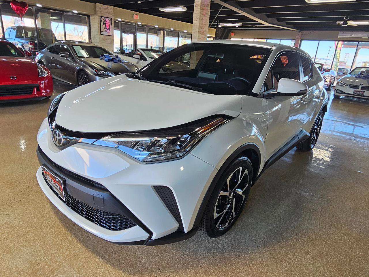 Used 2020 Toyota C-HR XLE image 3