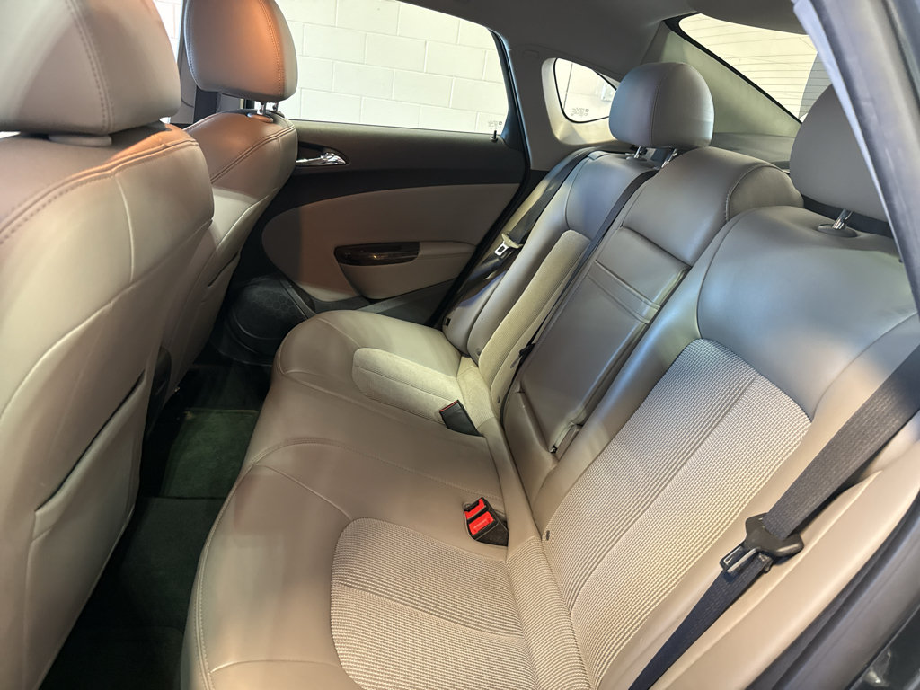 Used 2015 Buick Verano FWD image 28