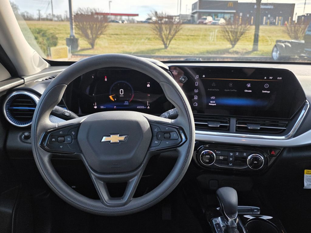 Used 2024 Chevrolet Trax LT image 33