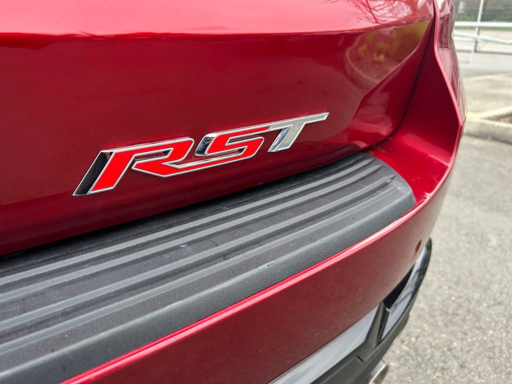 Used 2025 Chevrolet Suburban RST w/ Comfort Package AWD/4WD image 32