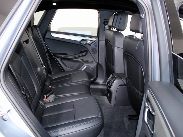 New 2026 Porsche Macan image 23