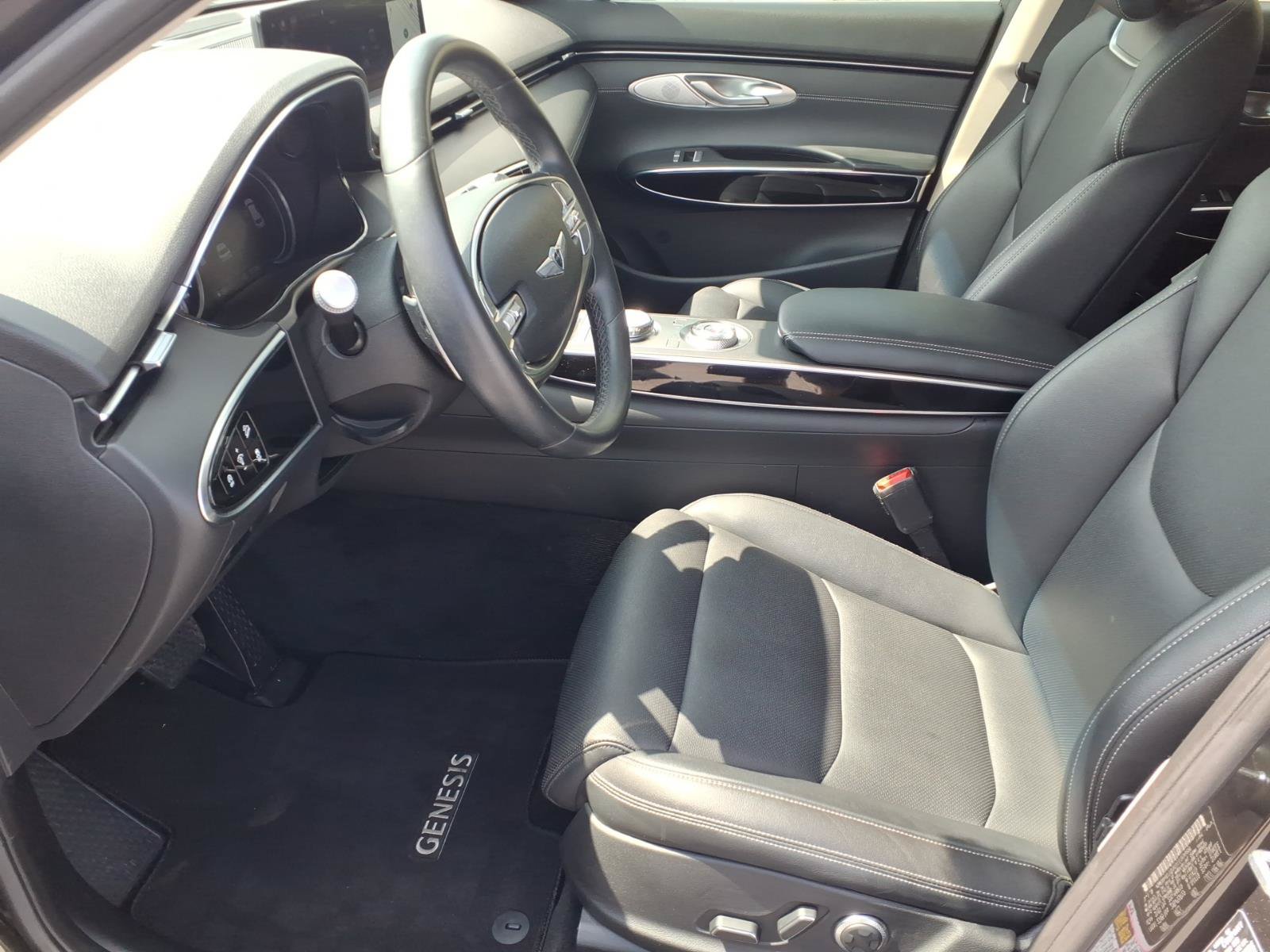 Used 2025 Genesis GV70 2.5T AWD/4WD image 10