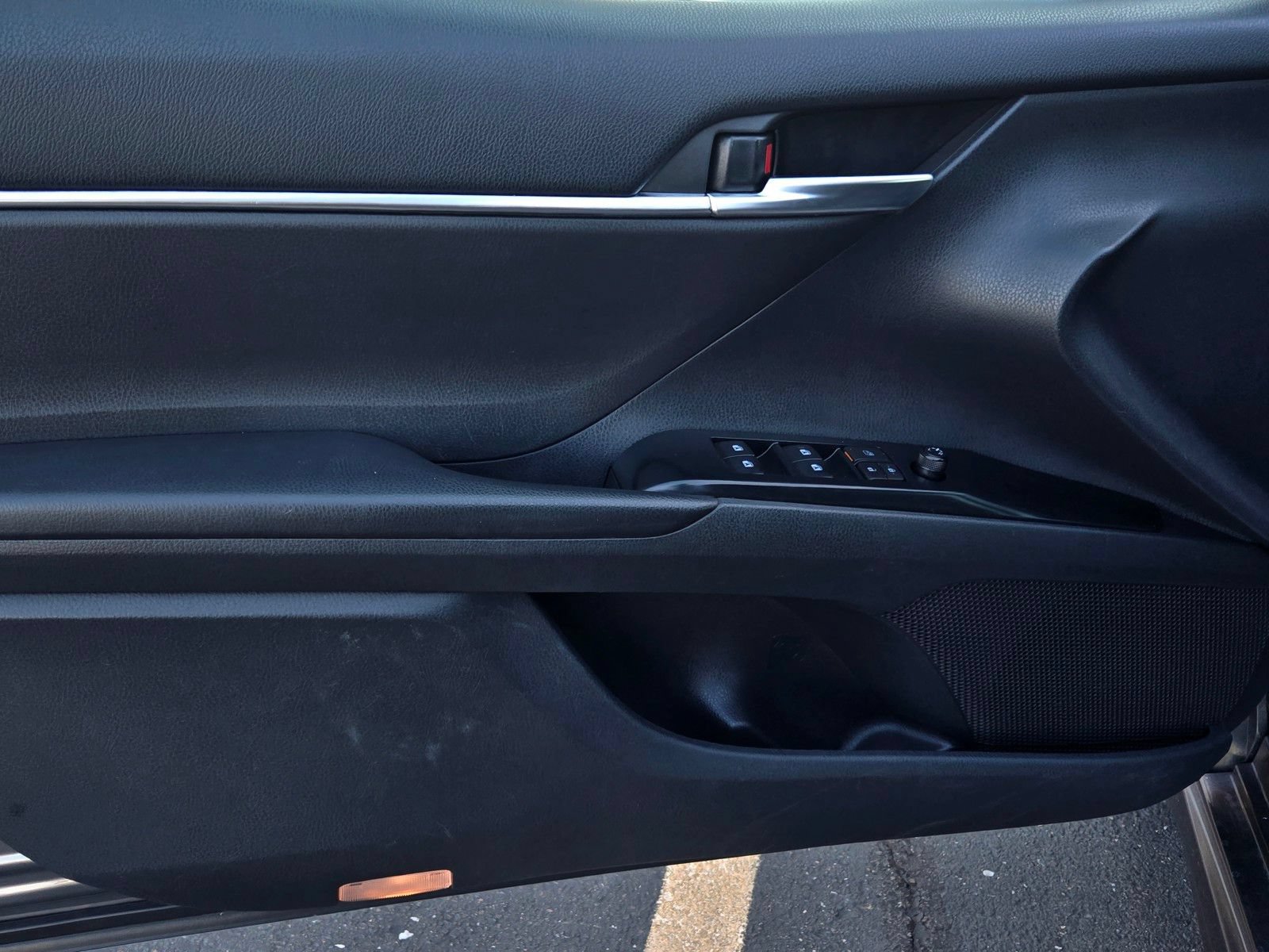 Used 2018 Toyota Camry SE FWD image 8