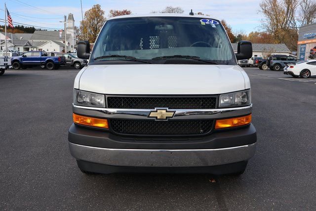 Used 2024 Chevrolet Express 2500 w/ Driver Convenience Package image 11