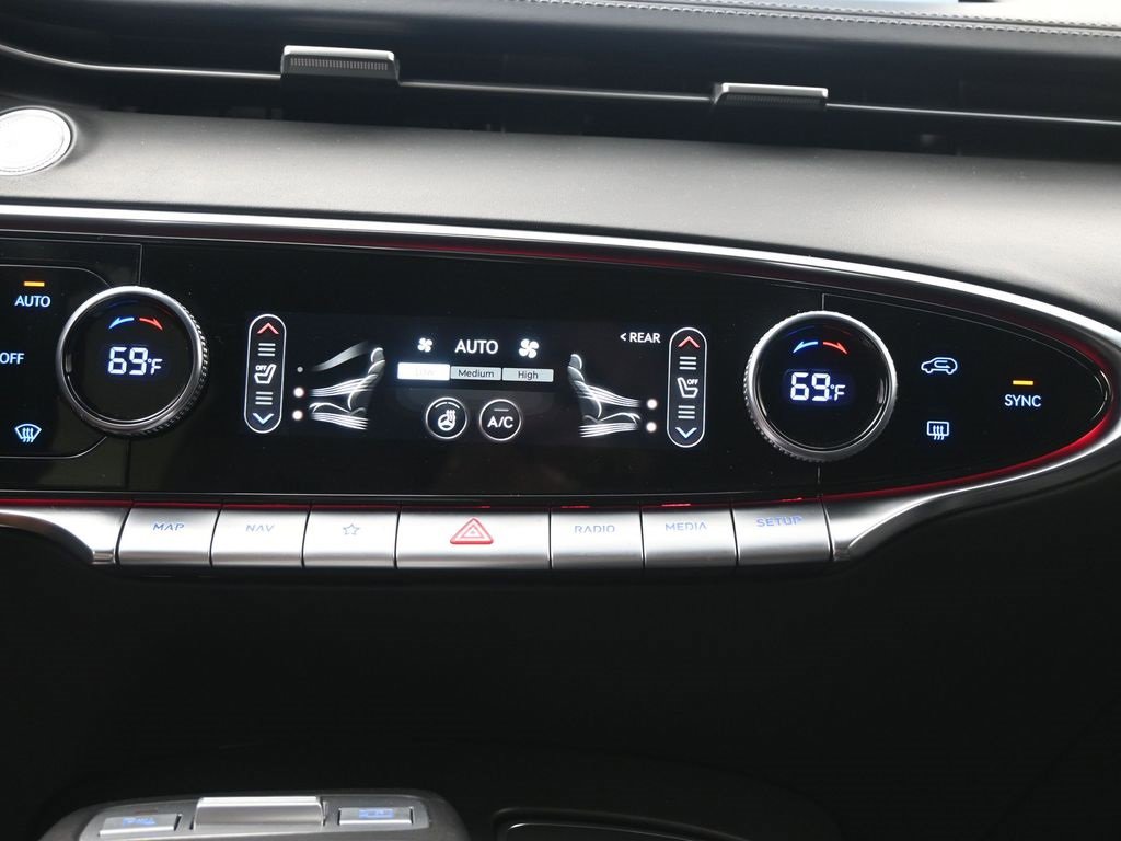 Used 2022 Genesis GV70 3.5T Sport w/ Sport Advanced Package image 13