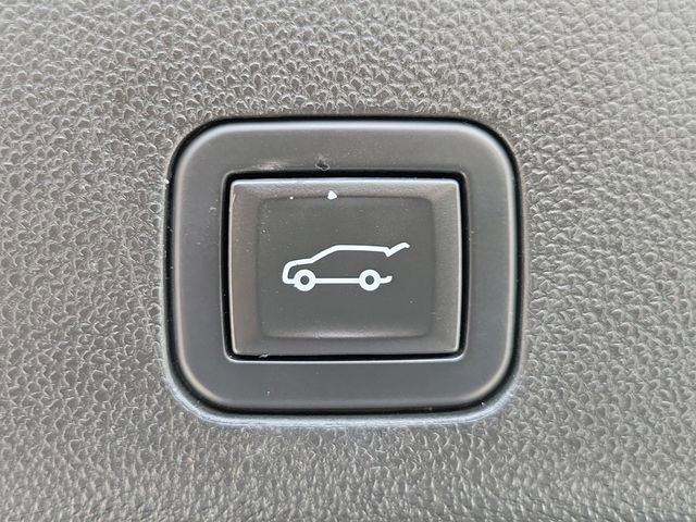 Used 2021 GMC Yukon XL Denali AWD/4WD image 10