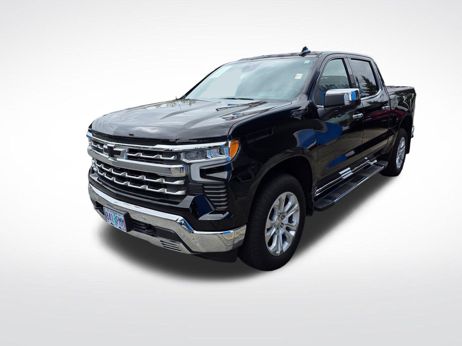 Used 2023 Chevrolet Silverado 1500 LTZ w/ Technology Package AWD/4WD image 2