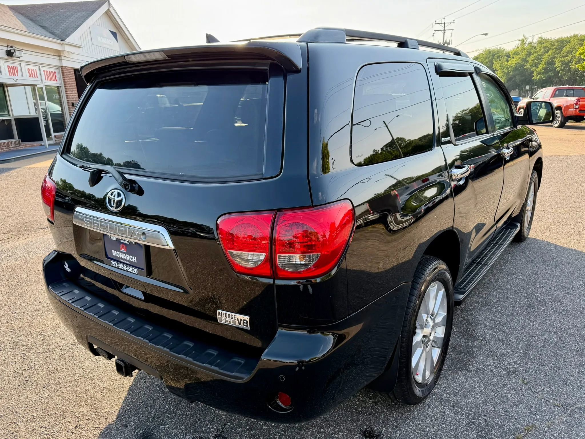 Used 2011 Toyota Sequoia Platinum AWD/4WD image 5