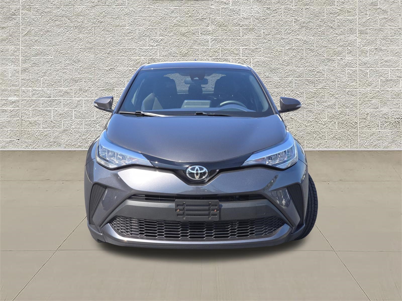 Used 2020 Toyota C-HR XLE FWD image 2