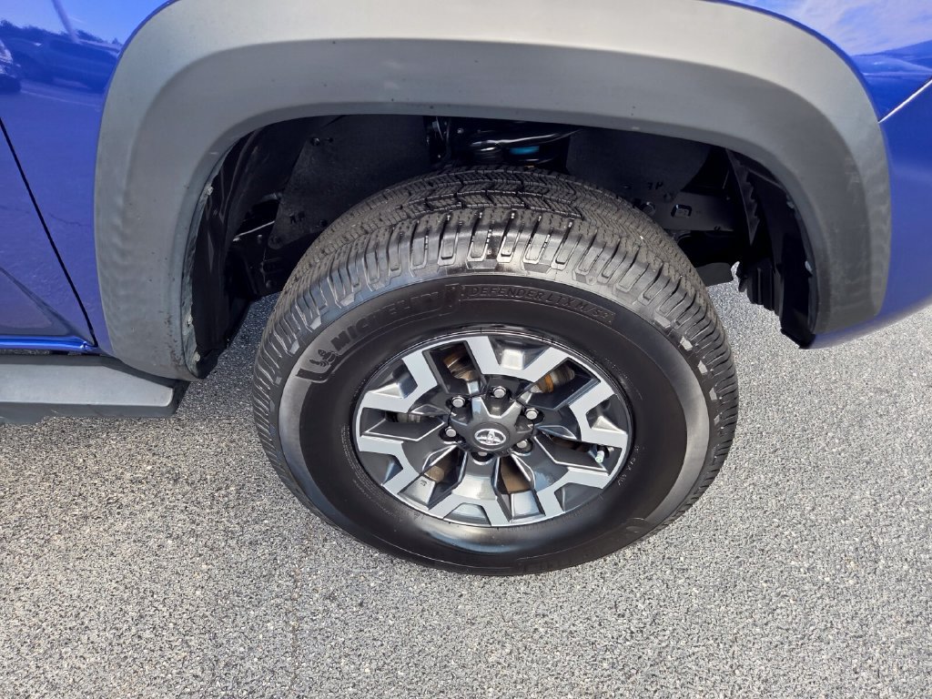 Certified 2023 Toyota Tacoma TRD Off-Road w/ TRD Premium Off Road Package AWD/4WD image 13