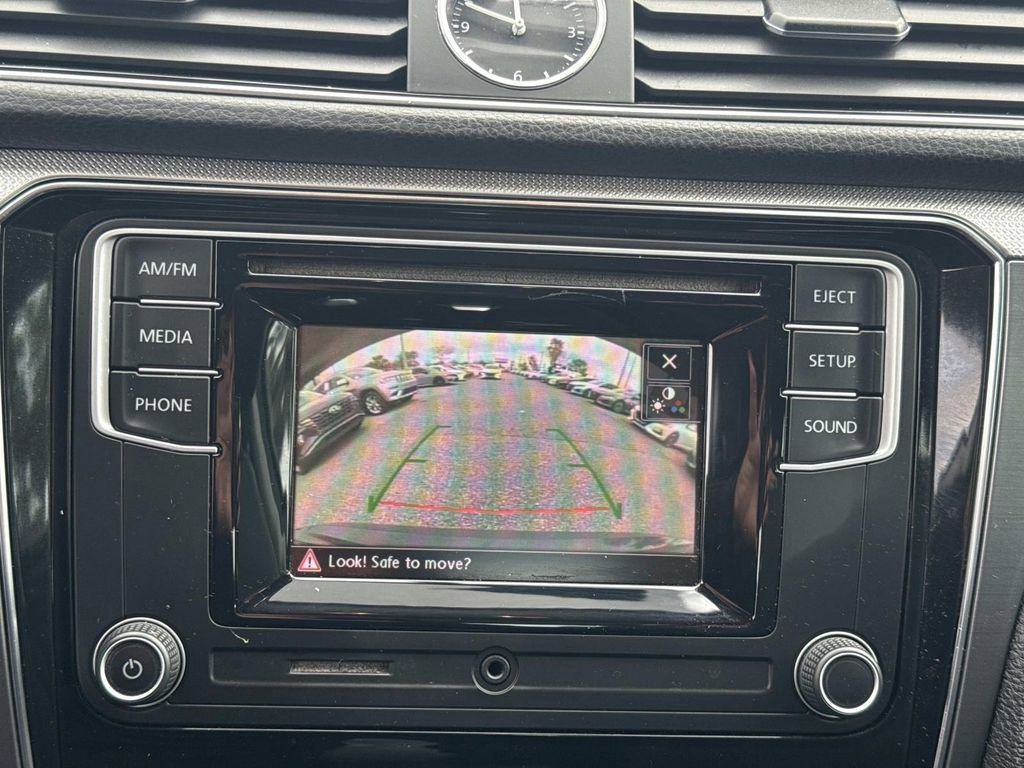 Used 2016 Volkswagen Passat 1.8T R-Line w/ R-Line Lighting Package image 22