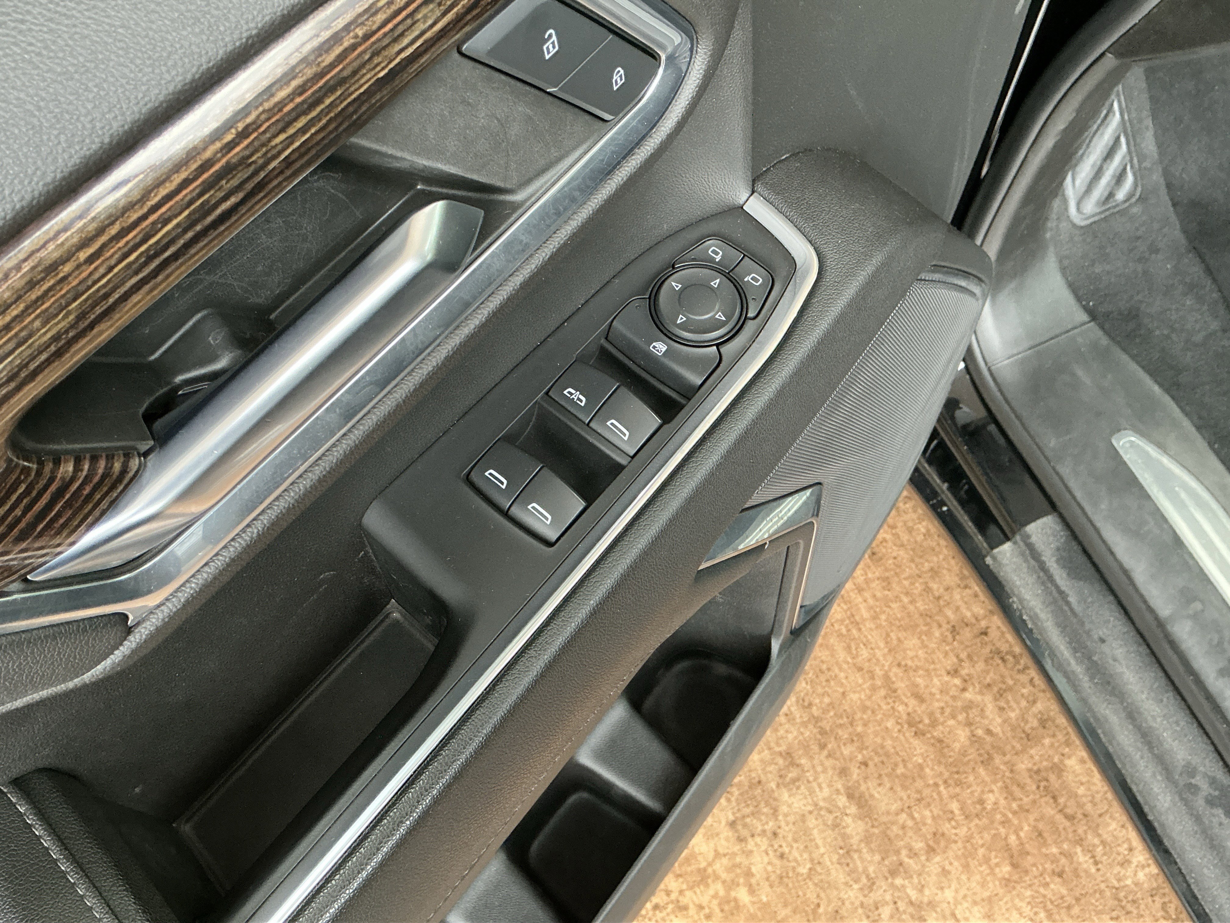 Used 2023 GMC Sierra 1500 SLE image 15