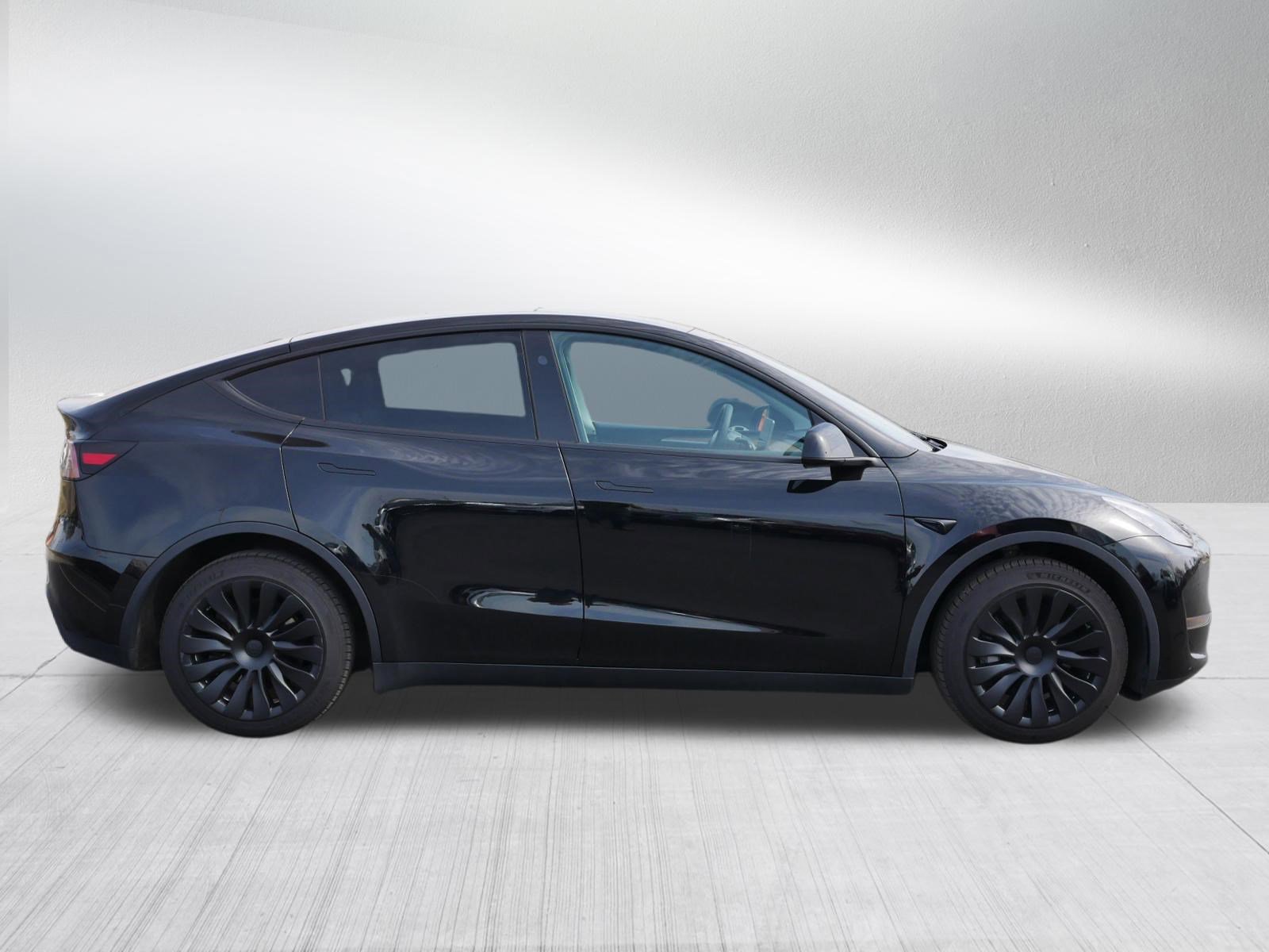 Used 2024 Tesla Model Y Long Range image 8