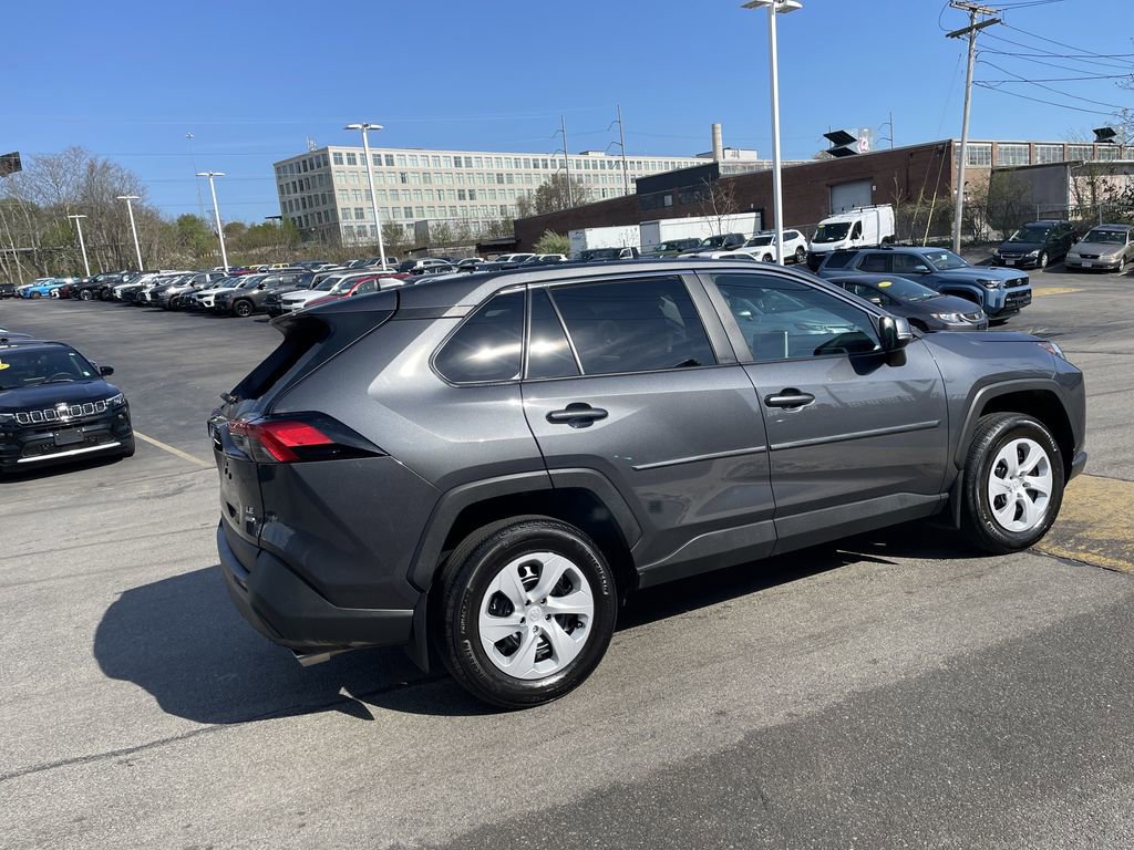 Used 2025 Toyota RAV4 LE AWD/4WD image 8