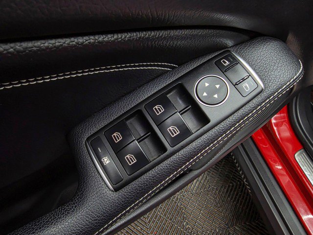 Used 2020 Mercedes-Benz GLA 250 4MATIC image 31