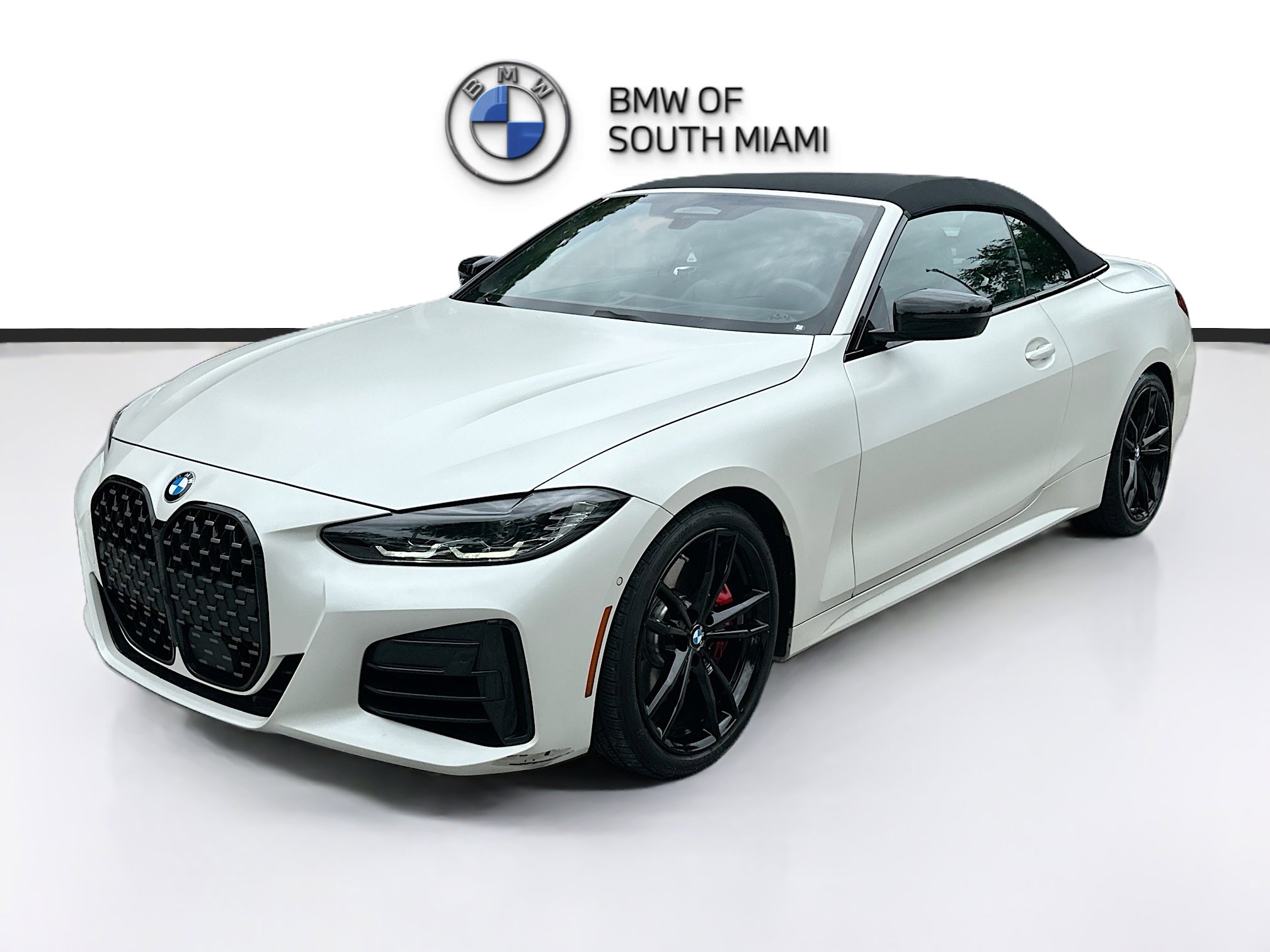 Certified 2024 BMW M440i Convertible RWD image 3