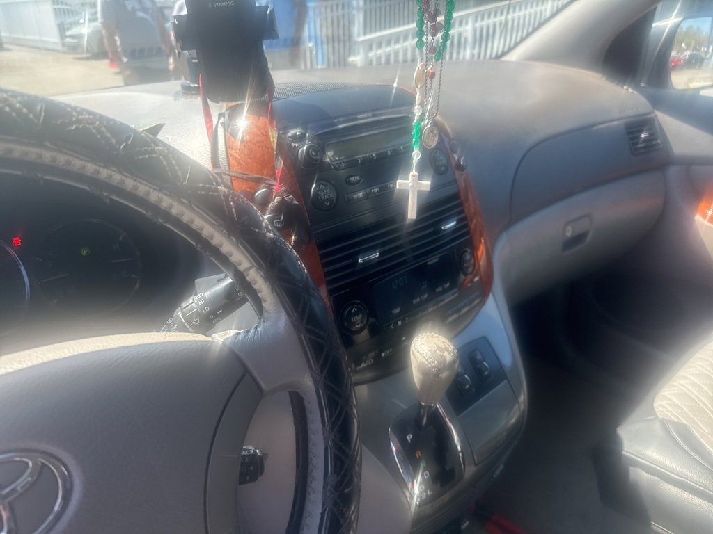 Used 2008 Toyota Sienna XLE image 16