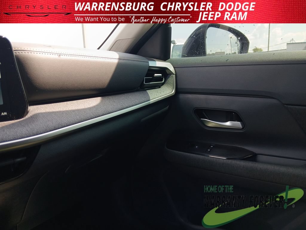 Used 2026 Nissan Kicks SV FWD image 26