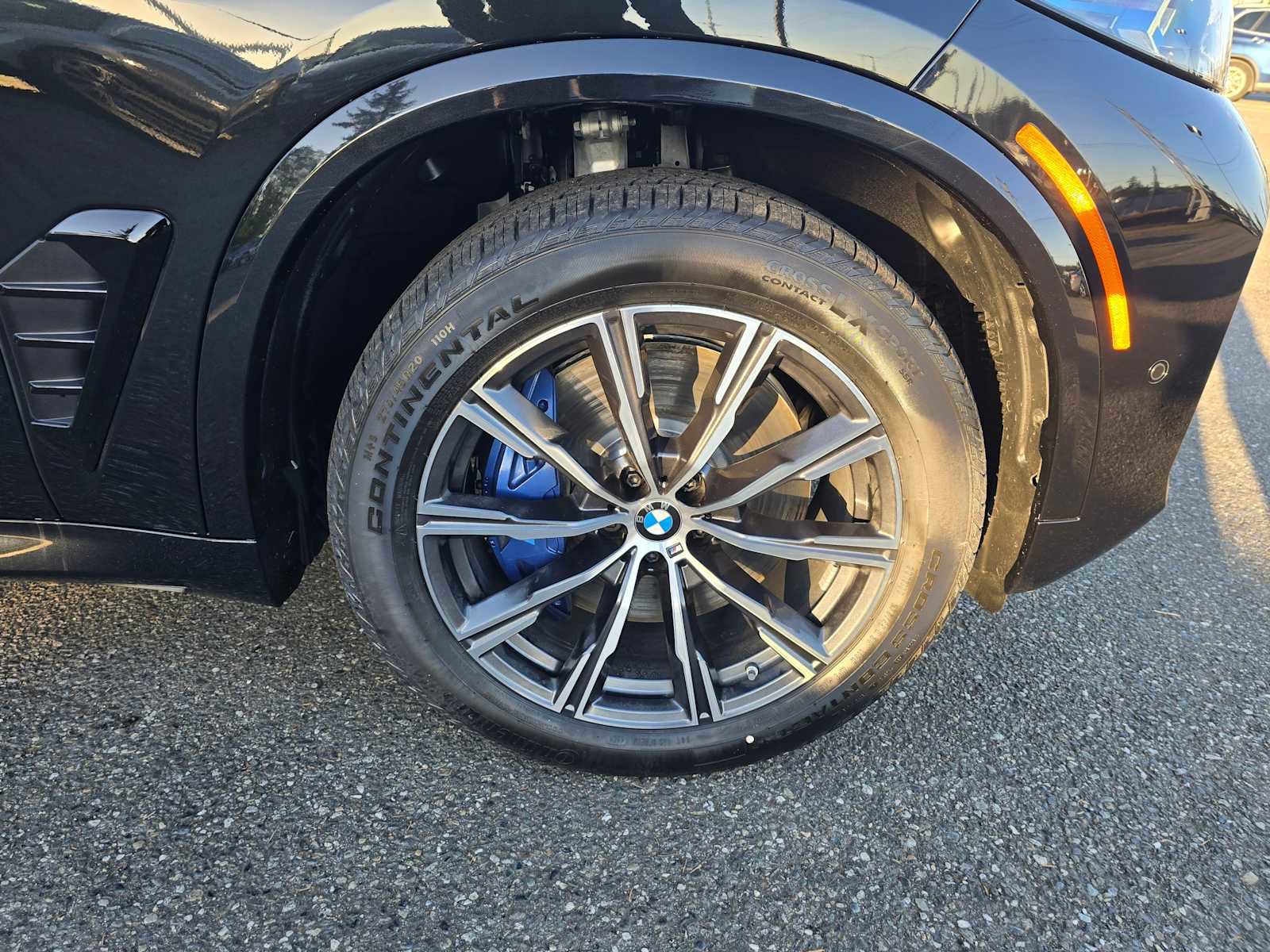 Used 2025 BMW X5 M60i w/ Climate Comfort Package image 9