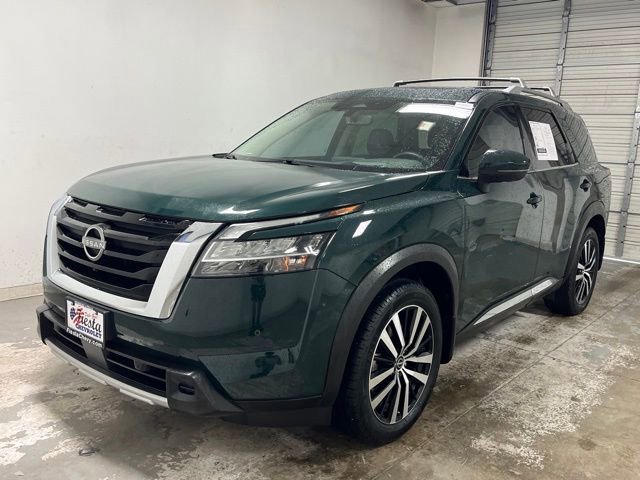 Used 2024 Nissan Pathfinder Platinum w/ Cargo Package image 9