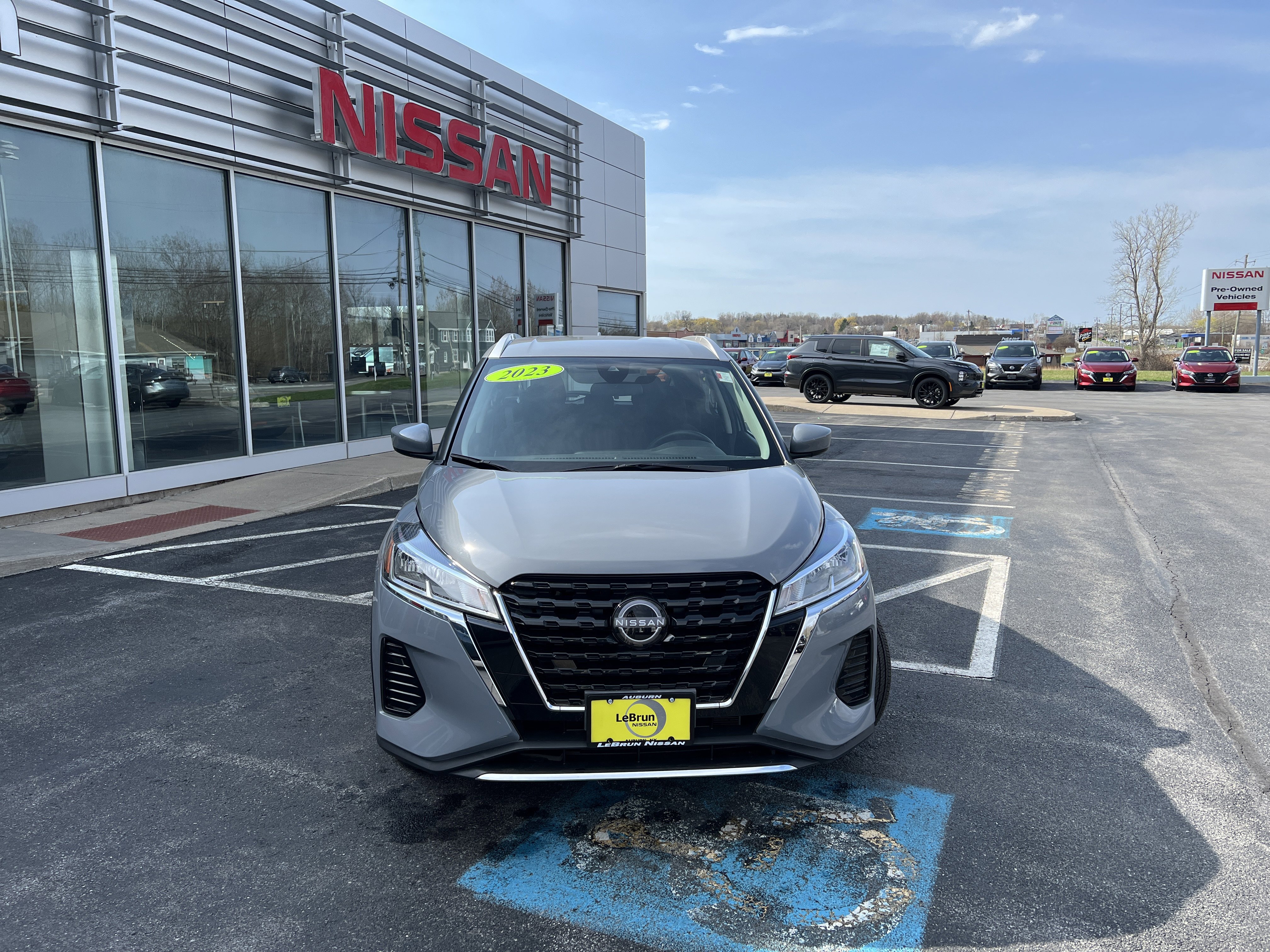 Used 2023 Nissan Kicks SV image 12