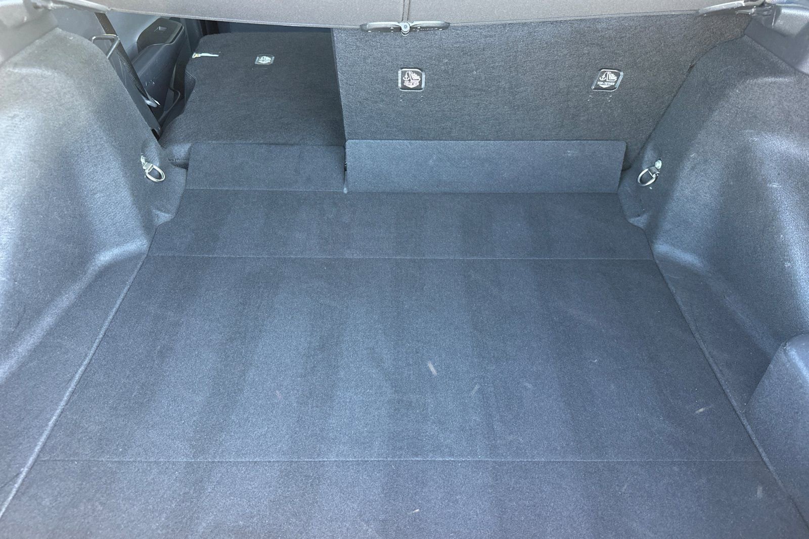 Used 2023 Toyota Prius LE image 17